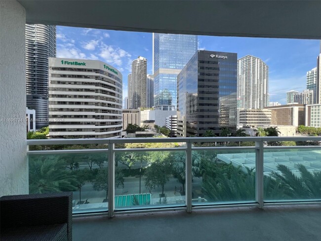 Building Photo - 950 Brickell Bay Dr