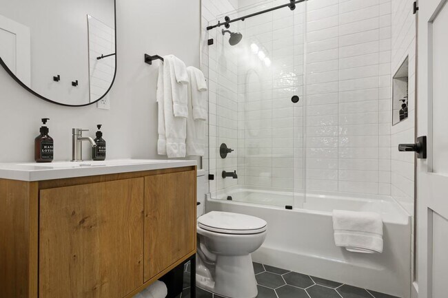 Building Photo - Penthouse in Downtown Asheville 3BD/3.5BA ...