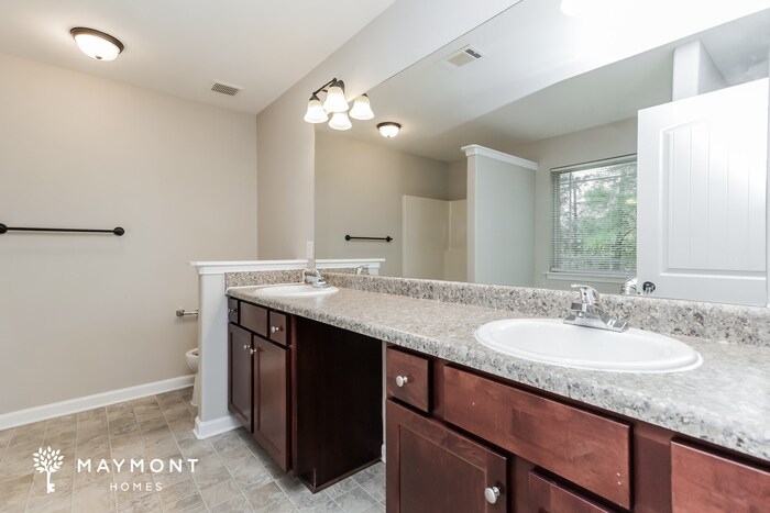 Building Photo - 935 Justice Dr