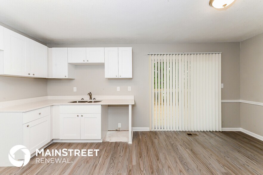 Building Photo - 2830 Botany Dr