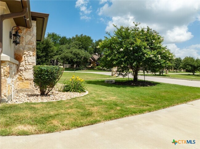 Building Photo - 1010 Woodland Bend Cir