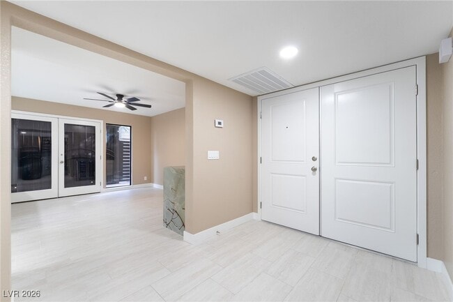 Building Photo - 968 Pinehurst Dr