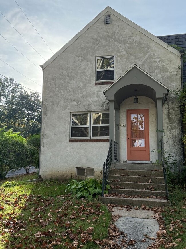 Building Photo - Two Bedroom Duplex Located Just Blocks from Downtown - No Students Permitted