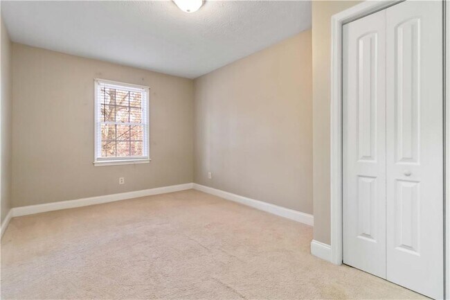 Building Photo - 888 Chartley Dr SW