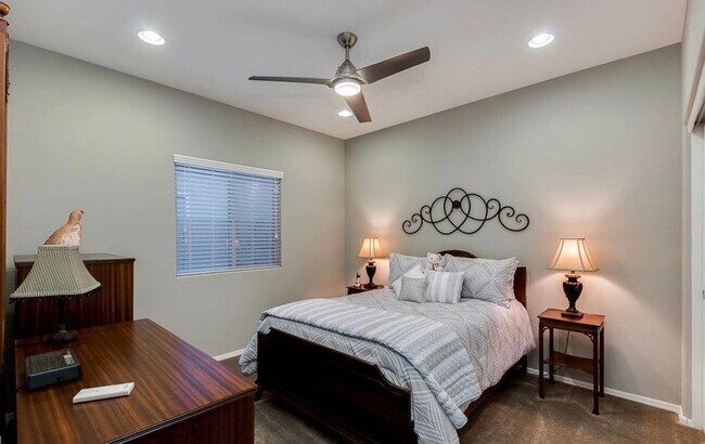 Building Photo - 10819 W Swayback Pass