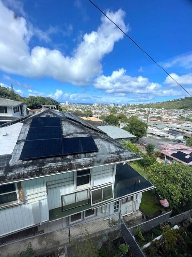 Building Photo - 3 Bed/ 1 Bath home in Honolulu