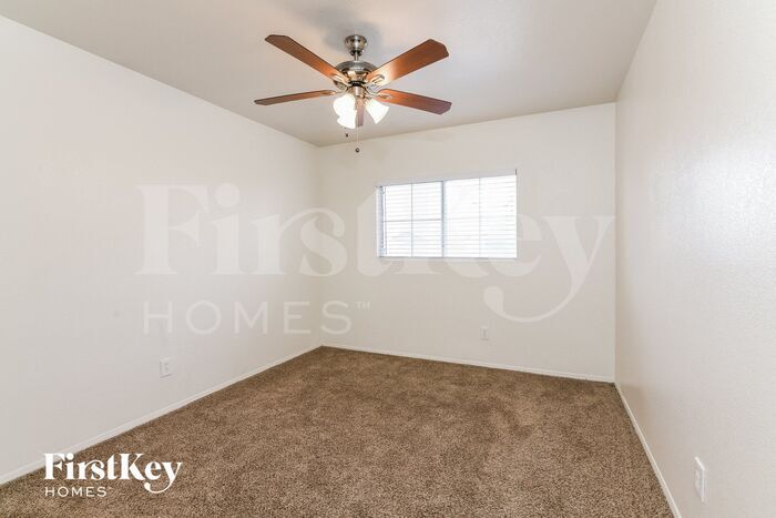 Building Photo - 1705 Talon Ave