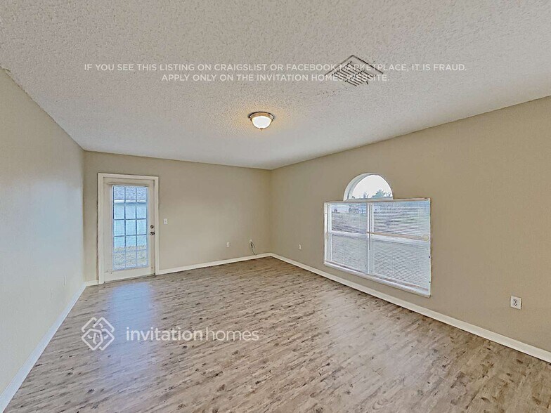 Building Photo - 1569 Elkcam Blvd