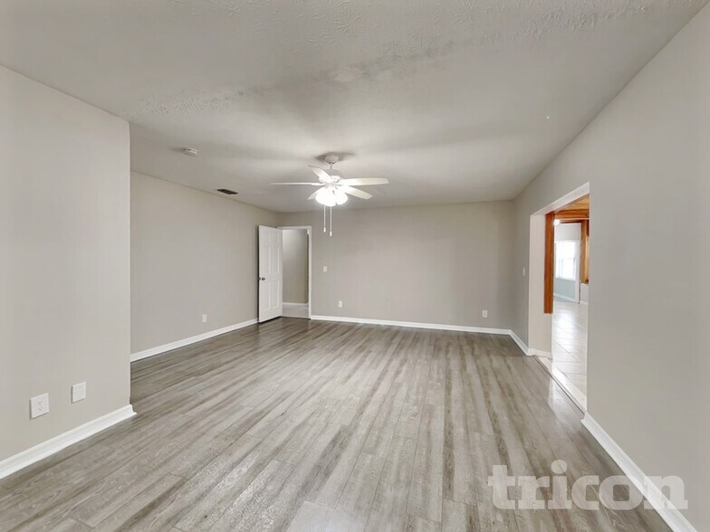 Building Photo - 14314 Ravenwood Ln