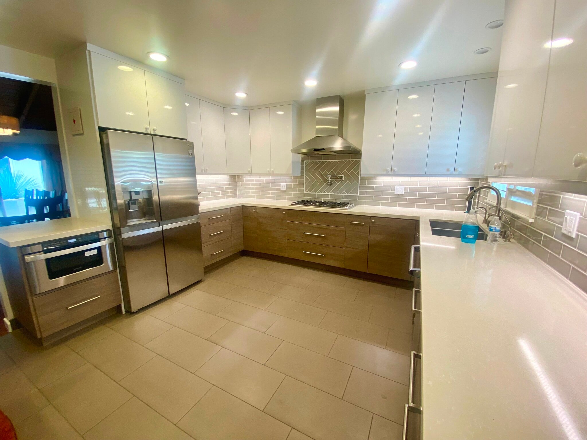 Kitchen - 23552 Kivik St