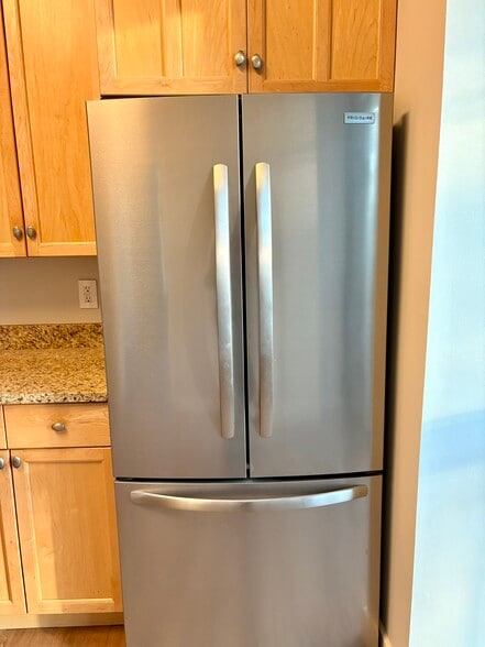 New Fridge - 11557 Rolling Green Ct