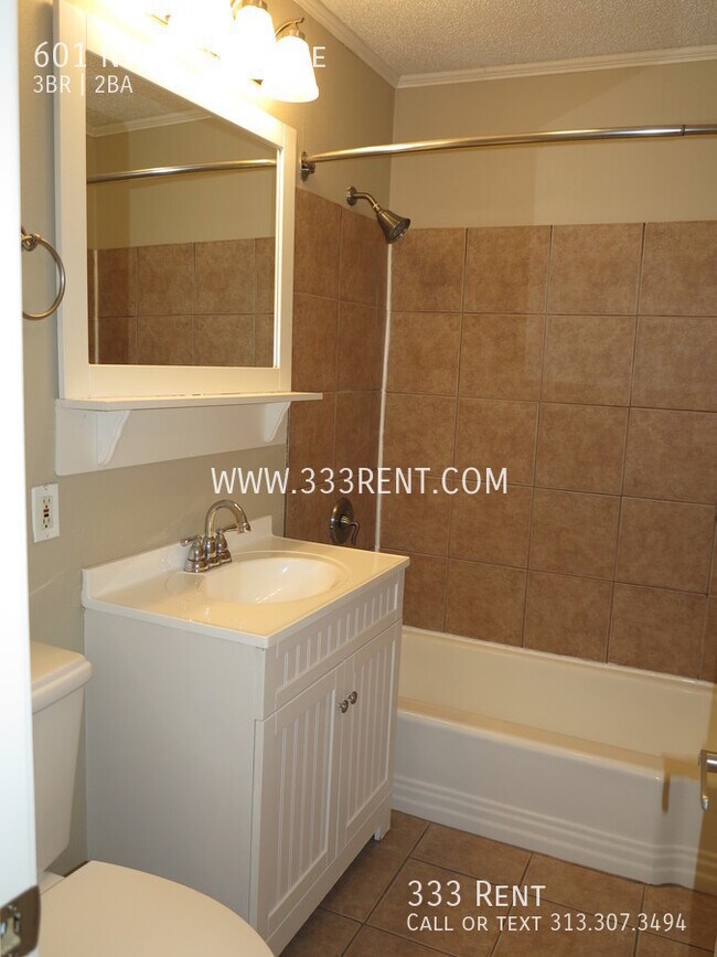 Building Photo - You'll be able to move around in this one ...