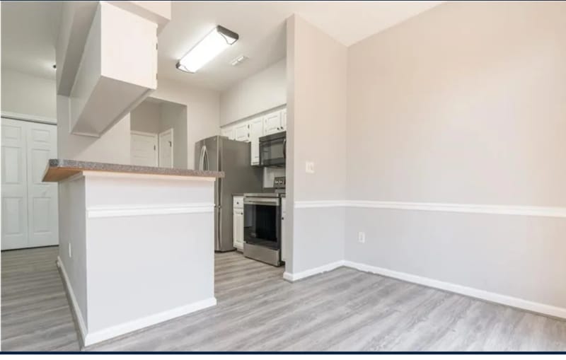 Building Photo - 302 Primrose Ln