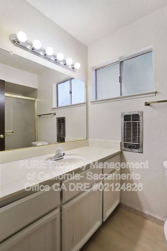 Building Photo - 7423 Willowcreek Dr