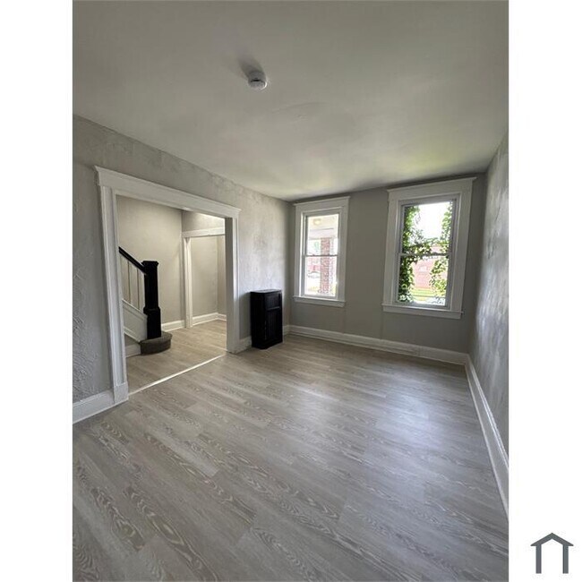 Building Photo - 3 Bedroom with Basement