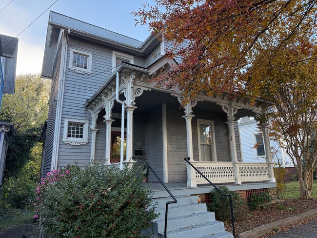 Building Photo - 605 Harrison St