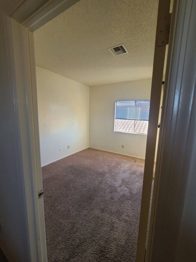 Building Photo - 16014 N 48th Pl