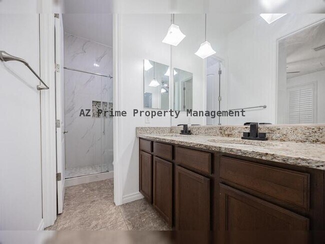 Building Photo - 224 E Mead Dr
