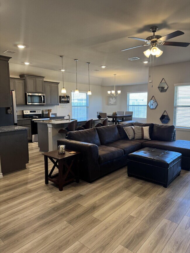 Building Photo - "Charming 3-Bed, 2-Bath Home in Bryan, TX!"