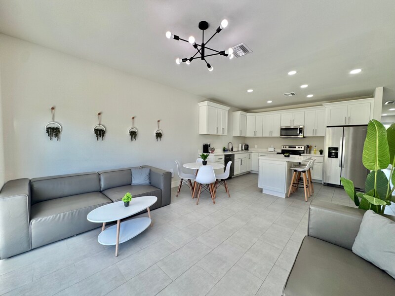 Building Photo - 2504 Leda Ave S