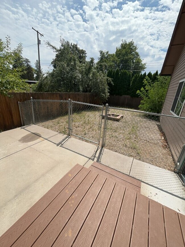 Building Photo - 208 Bentley Park Loop