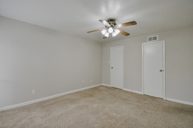 Building Photo - 12955 Woodforest Blvd