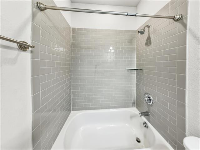 Building Photo - 213 Suma Dr