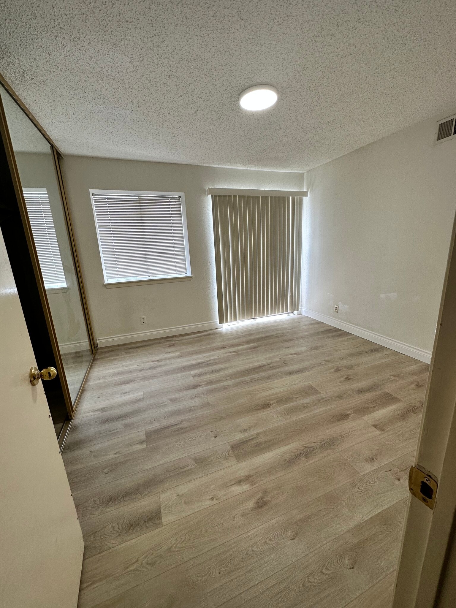 Bedroom 2 - 3115 Helms