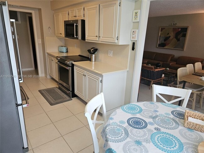 Building Photo - 3400 Galt Ocean Dr