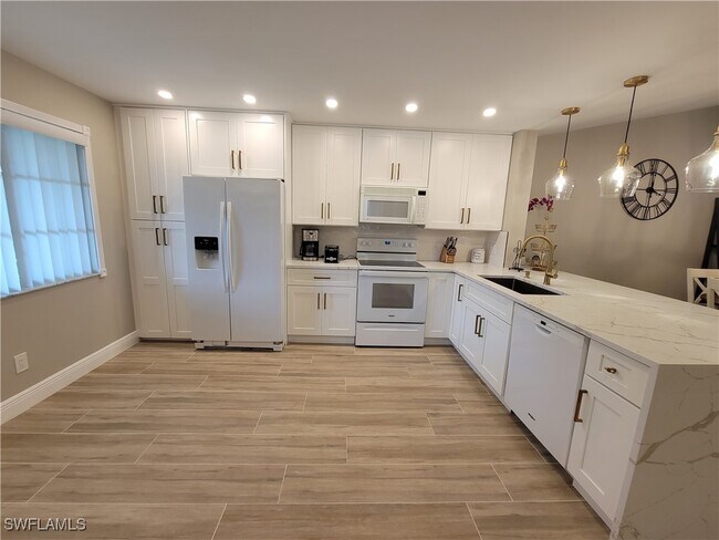 Building Photo - 7761 Jewel Ln