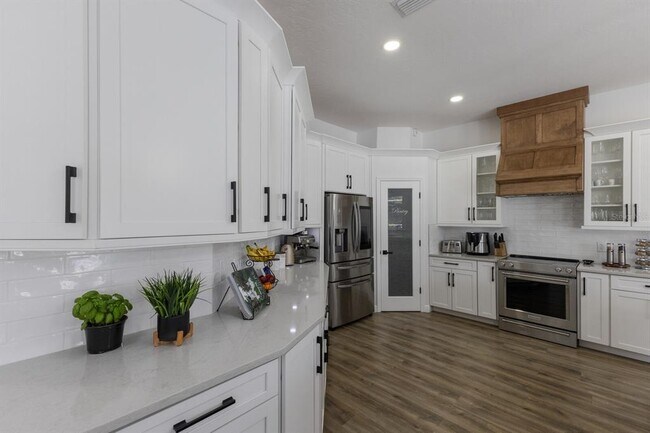 Building Photo - 9405 Boxthorn Pl