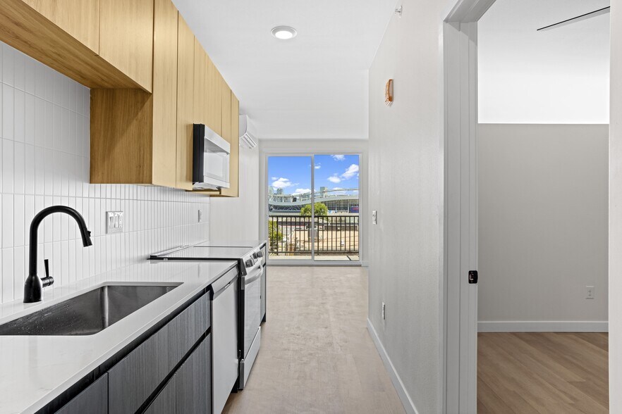 Building Photo - Treeline Denver