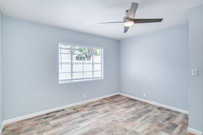 Building Photo - San Juan Duplex