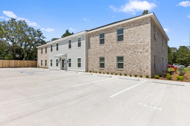 Building Photo - 305 Okaloosa Ave
