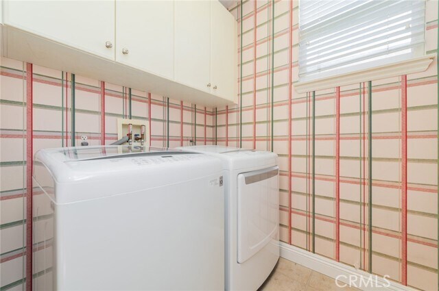 Building Photo - 24 Sebastian