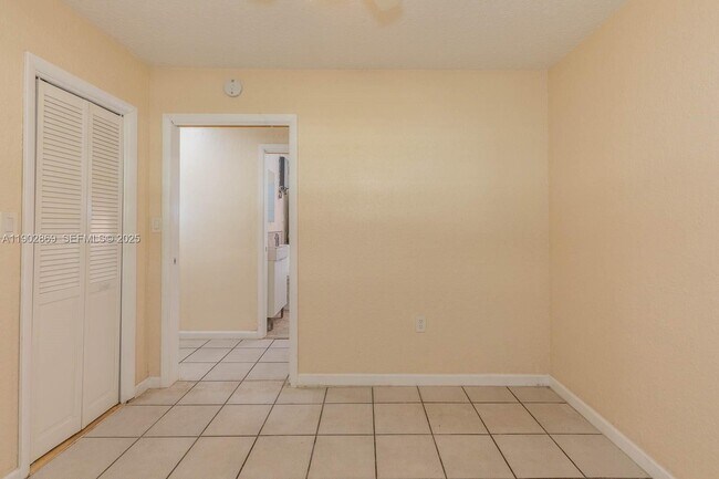 Building Photo - 1010 N 69th Way