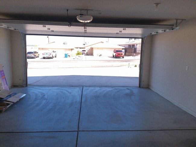 Building Photo - Seasonal rental 2 bedrooms 2 bathrooms