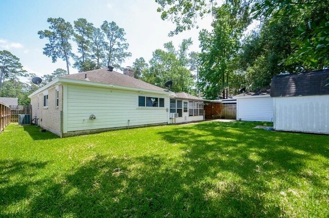 Building Photo - 28911 Enchanted Dr