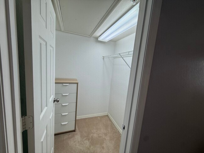 Building Photo - 8389 Wingate Dr