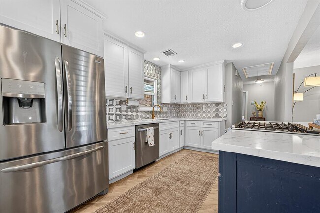 Building Photo - 4318 De Milo Dr