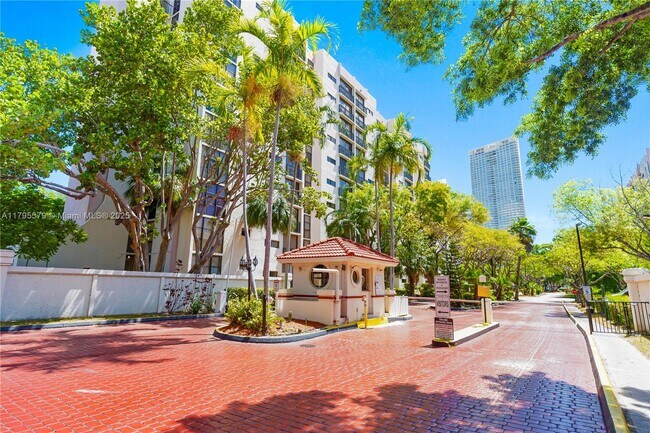 Building Photo - 17011 N Bay Rd