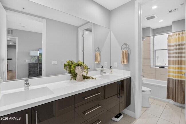 Building Photo - 16580 N 92nd St