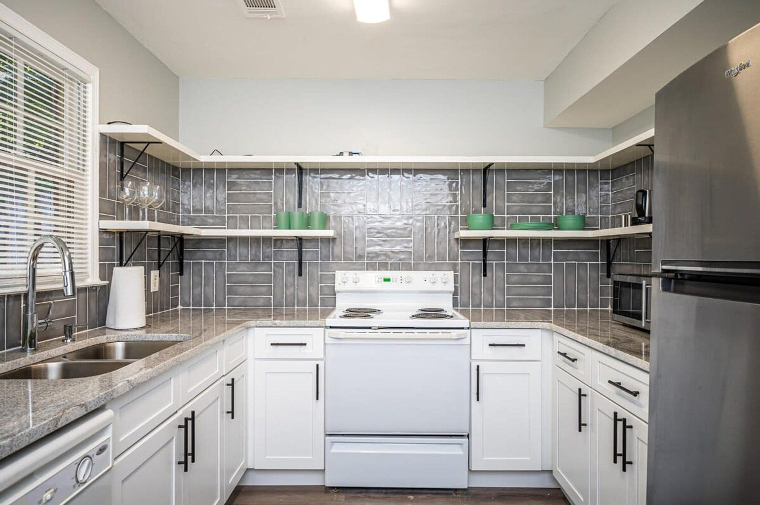 Building Photo - 1277 Sweet Pine Dr