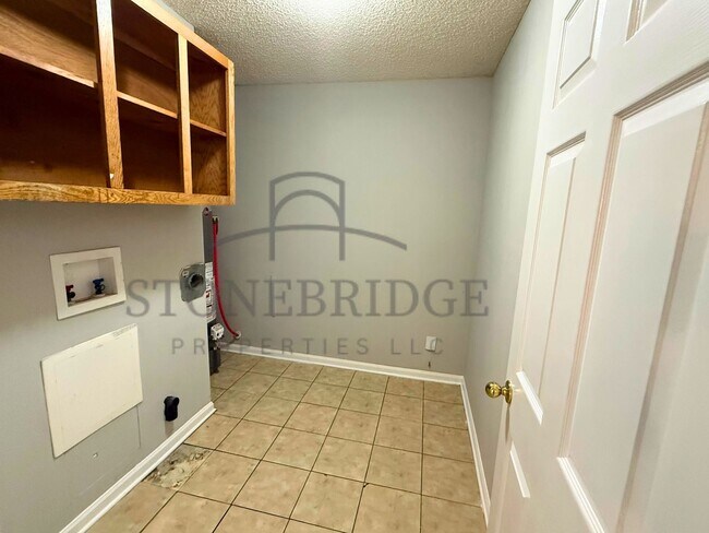 Building Photo - 3 bed, 2 bed home in Helena