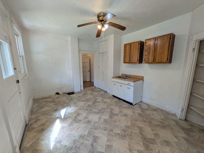 Building Photo - 3620 Grenada St