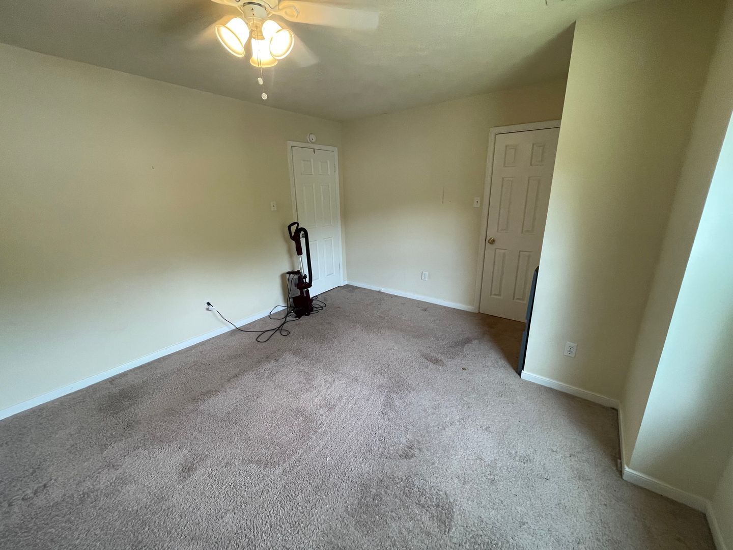 Building Photo - 2034 Airy Cir