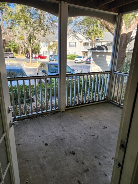 Screened-in Porch - 50 Pebble Beach Cv