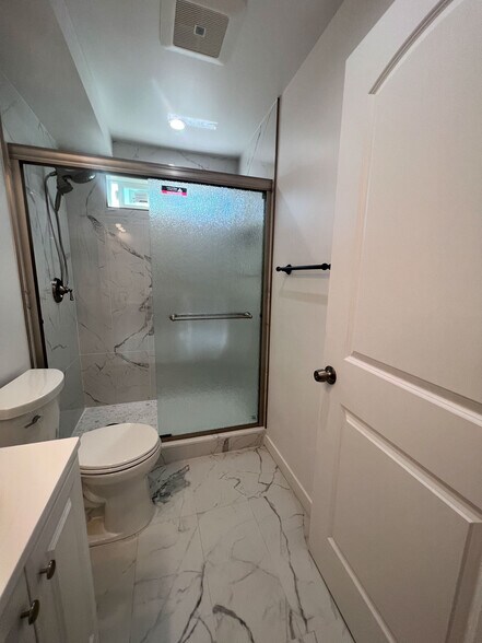 Building Photo - 7718 N Glenoaks Blvd