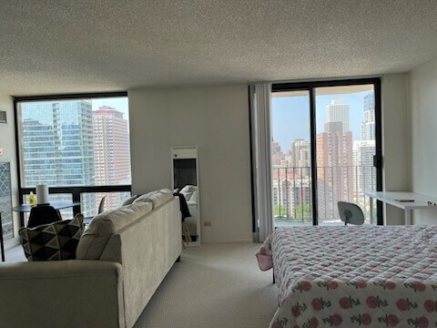 Building Photo - 70 W Huron St