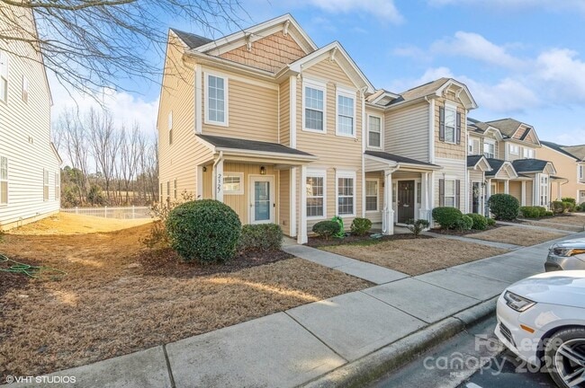 Primary Photo - 2327 Crosscut Dr